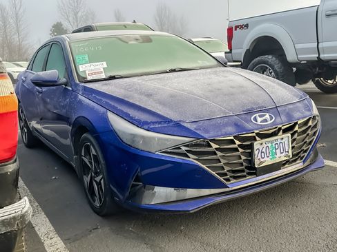Used 2023 Hyundai Elantra Limited w/ Winter Weather Package image 2