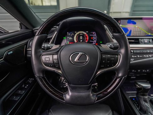 Used 2020 Lexus ES 300h Ultra Luxury image 15