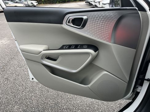 New 2025 Kia Soul LX w/ LX Technology Package image 14