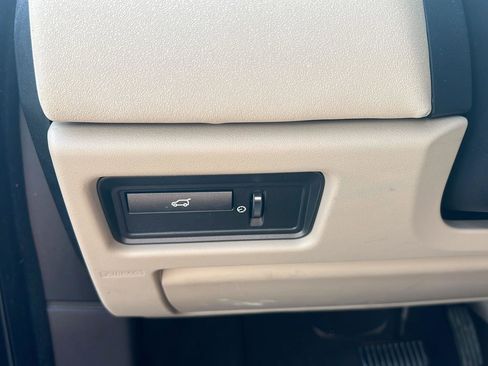 Used 2015 Land Rover Range Rover Evoque Pure Premium image 19