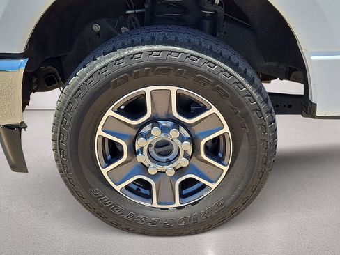 Used 2024 Ford F350 Lariat w/ FX4 Off-Road Package AWD/4WD image 11