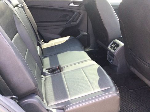Used 2020 Volkswagen Tiguan SE w/ Panoramic Sunroof Package AWD/4WD image 23