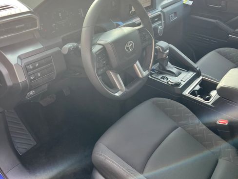 Certified 2025 Toyota Tacoma SR5 w/ SR5 Upgrade Package image 5