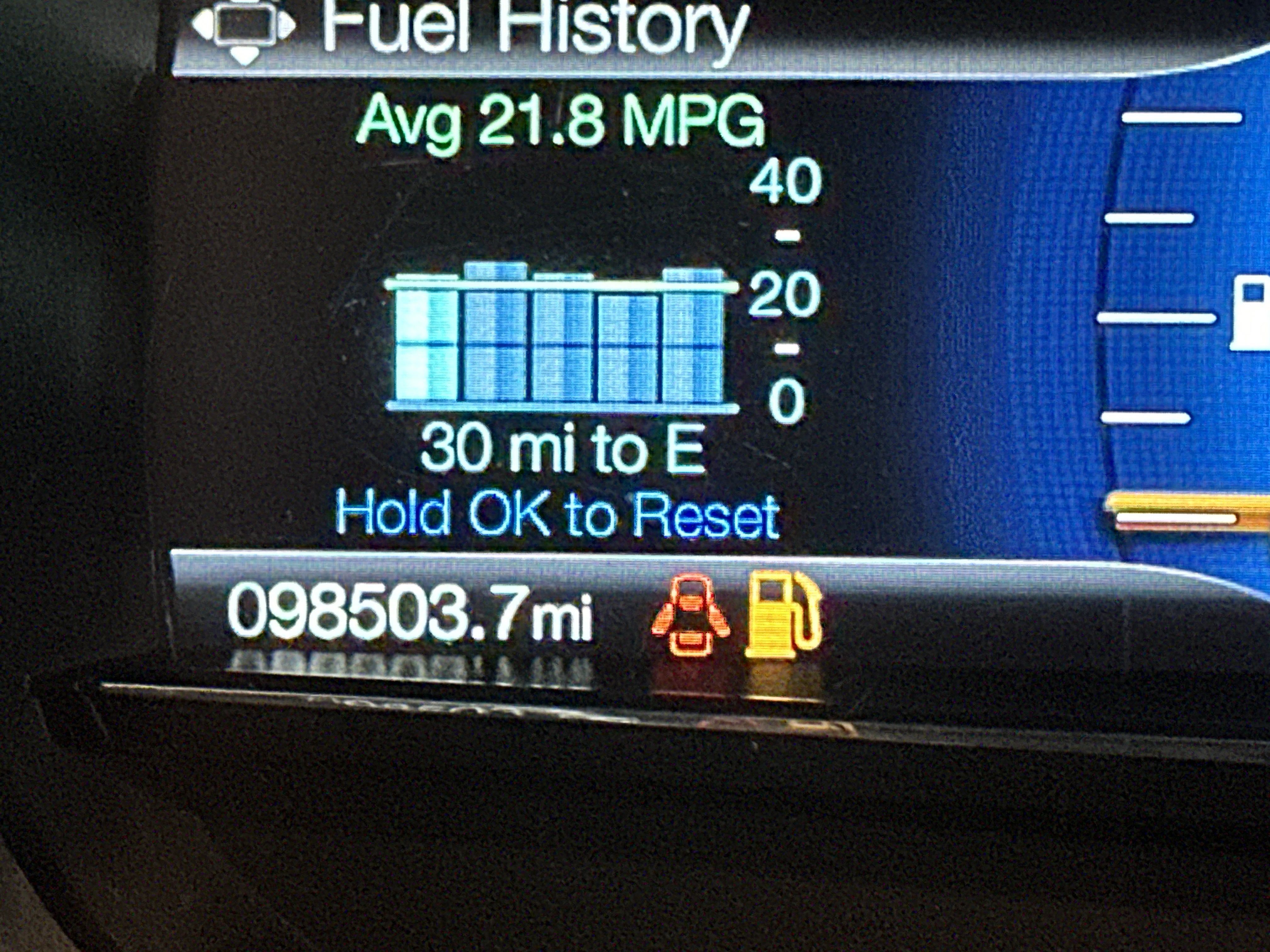 Used 2018 Ford Explorer XLT w/ Equipment Group 202A AWD/4WD image 30