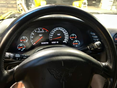 Used 2003 Chevrolet Corvette Coupe w/ Preferred Equipment Group RWD image 10