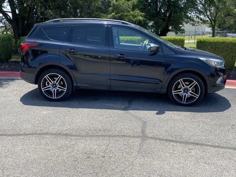 Used 2019 Ford Escape SEL AWD/4WD image 2