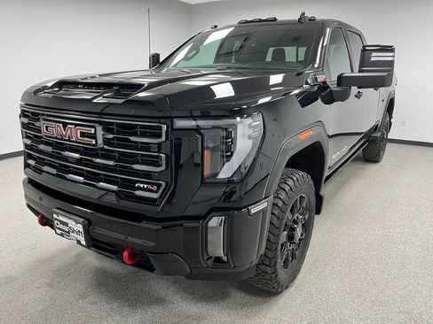 Used 2024 GMC Sierra 3500 AT4 w/ Technology Package AWD/4WD image 4