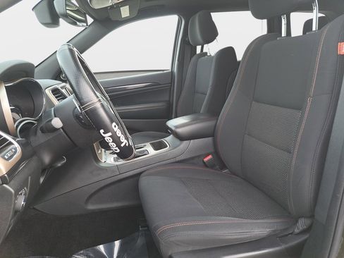 Used 2016 Jeep Grand Cherokee Laredo 75th Anniversary image 15