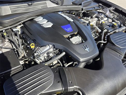 Used 2019 Maserati Quattroporte S image 17
