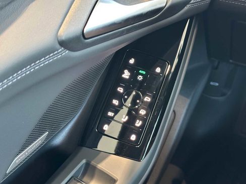 New 2025 Audi A6 e-tron Premium Plus image 38