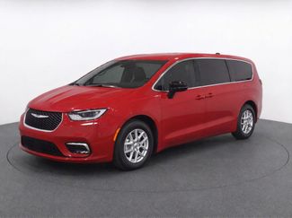 Used 2025 Chrysler Pacifica Select FWD video 2