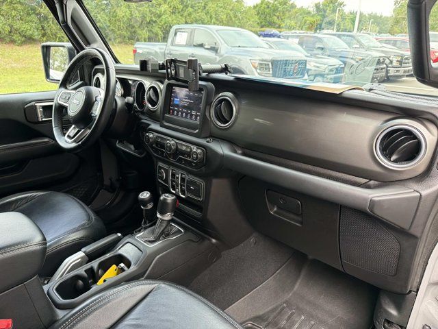 Used 2018 Jeep Wrangler Unlimited Sahara AWD/4WD image 17