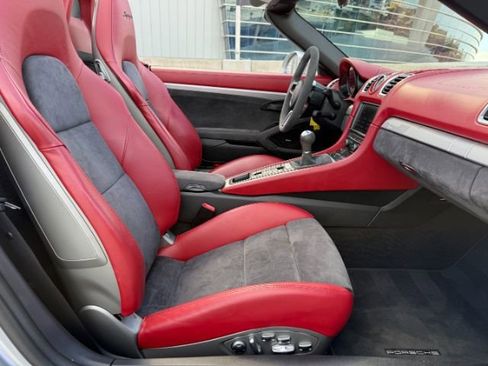 Used 2016 Porsche Boxster Spyder image 19