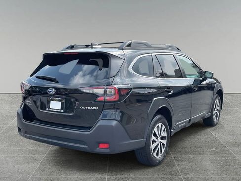 Used 2023 Subaru Outback Premium image 5