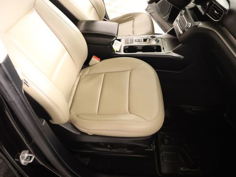 Used 2020 Ford Explorer XLT w/ Equipment Group 202A image 13