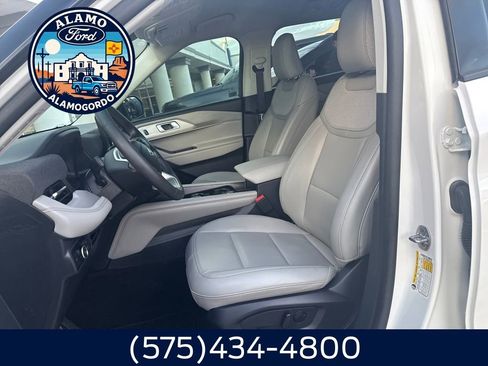 Used 2025 Ford Explorer Active w/ Active Comfort Package image 5