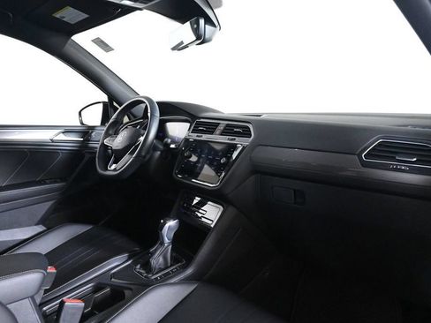Used 2023 Volkswagen Tiguan SE R-Line FWD image 15
