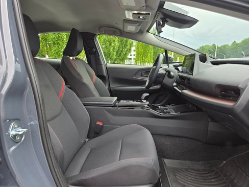 Used 2026 Toyota Prius Plug-In Hybrid FWD image 11