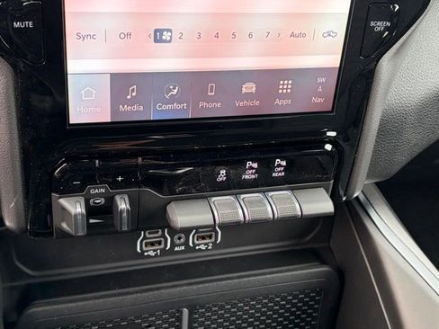 New 2026 RAM 1500 4x4 Crew Cab image 23