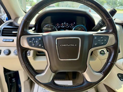 Used 2019 GMC Yukon XL Denali w/ Denali Ultimate Package AWD/4WD image 15