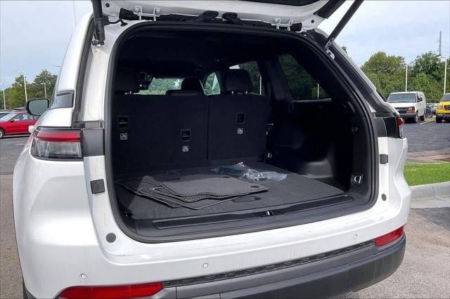 New 2026 Jeep Grand Cherokee Altitude AWD/4WD image 19
