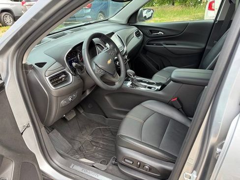 Used 2023 Chevrolet Equinox Premier FWD image 9