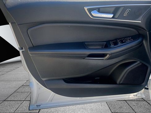 Used 2022 Ford Edge SEL w/ Convenience Package image 16