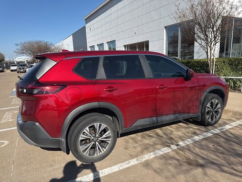 Certified 2023 Nissan Rogue SV image 3