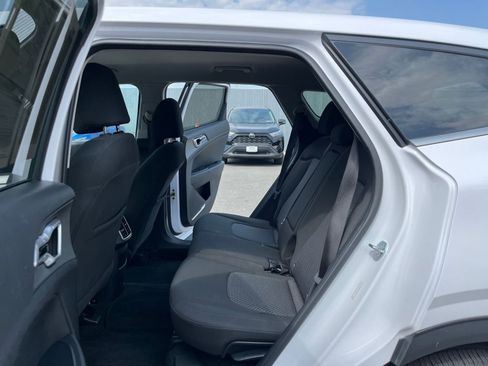 Used 2025 Kia Sportage LX FWD image 25