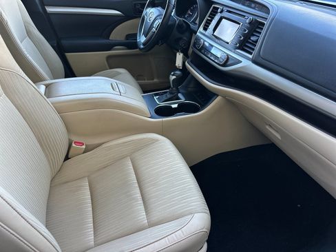Used 2015 Toyota Highlander Plus AWD/4WD image 15
