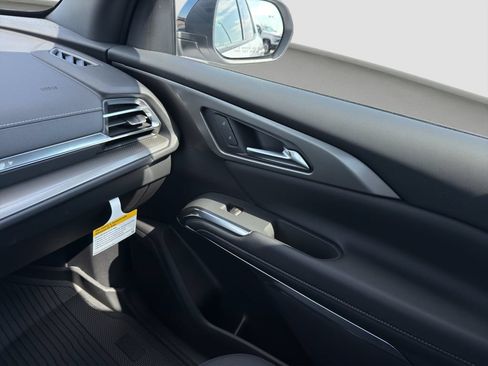 New 2026 Chevrolet Traverse LT w/ Midnight/Sport Edition FWD image 17