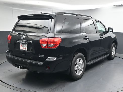 Used 2017 Toyota Sequoia SR5 image 8