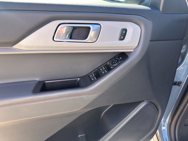 Used 2026 Ford Explorer Active w/ Active Comfort Package RWD image 33