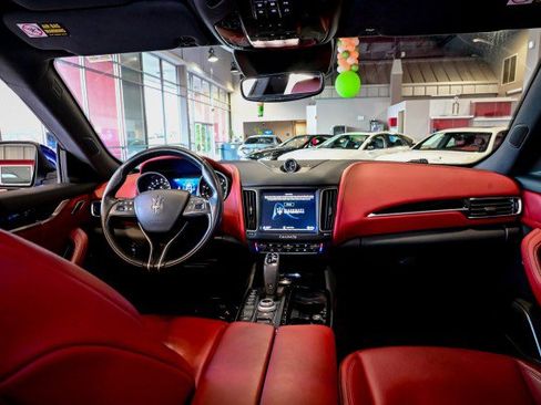 Used 2020 Maserati Levante image 26