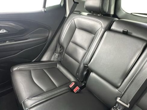 Used 2024 GMC Terrain SLT image 14