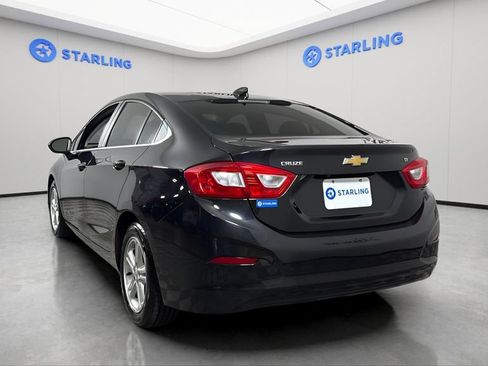Used 2017 Chevrolet Cruze LT w/ Convenience Package FWD image 6