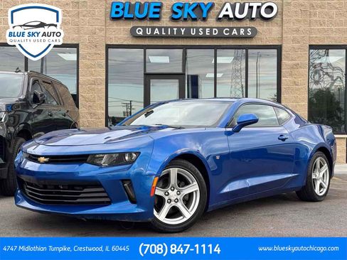 Used 2016 Chevrolet Camaro LT RWD image 1