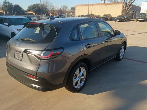 Used 2025 Honda HR-V LX image 9