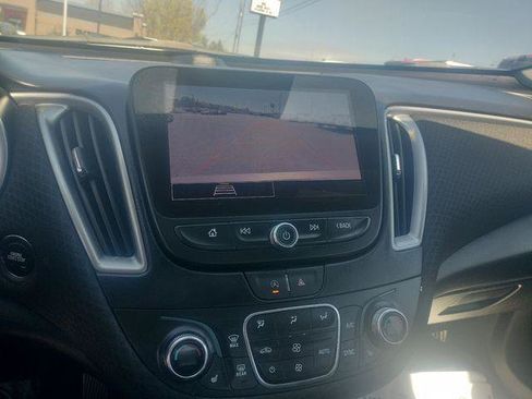 Used 2025 Chevrolet Malibu LT FWD image 21