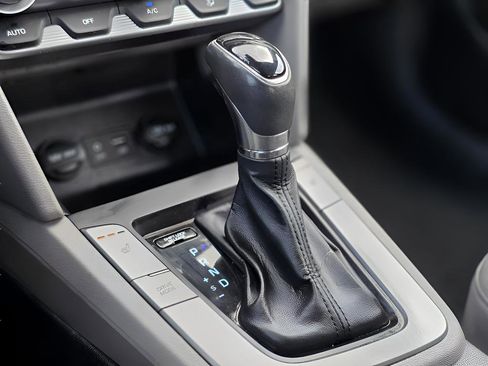 Used 2020 Hyundai Elantra Value Edition image 33
