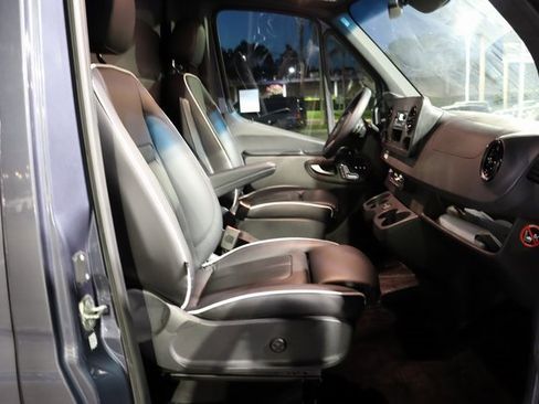 Used 2021 Mercedes-Benz Sprinter 3500 image 21