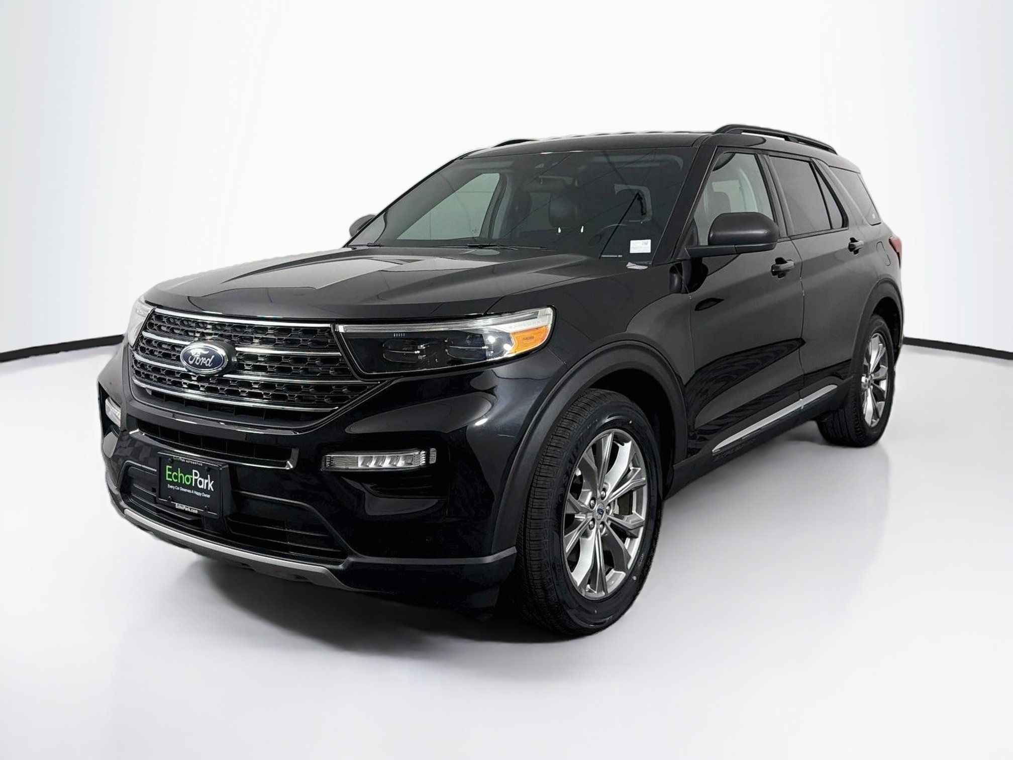 Used 2022 Ford Explorer XLT w/ Equipment Group 202A RWD image 3