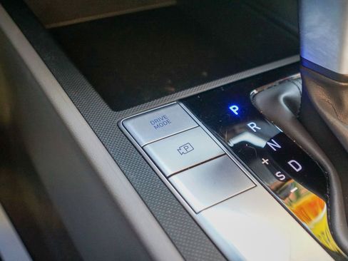 Used 2024 Hyundai Elantra SEL image 24