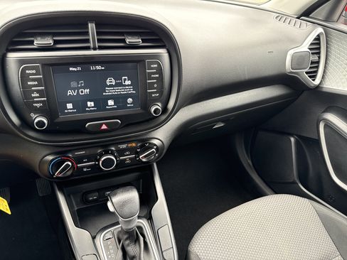 Used 2020 Kia Soul LX FWD image 22