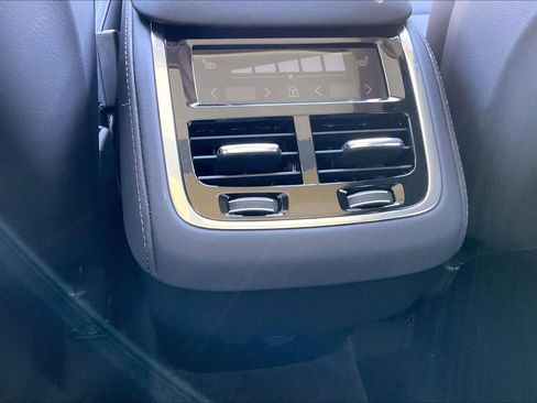 Used 2025 Volvo XC90 B5 Core w/ Protection Package Premier image 38