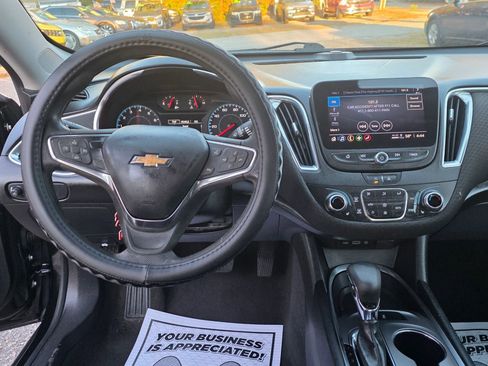 Used 2021 Chevrolet Malibu LT image 11