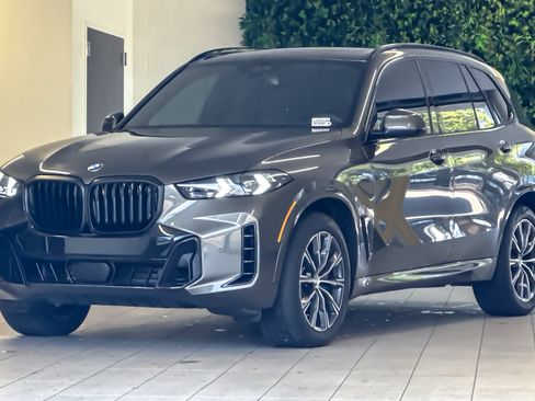 Used 2026 BMW X5 xDrive40i w/ M Sport Package AWD/4WD image 8
