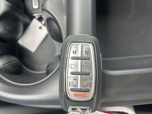 New 2026 Chrysler Pacifica Select w/ S Appearance Package AWD/4WD image 32