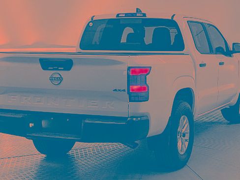 Used 2025 Nissan Frontier S image 3