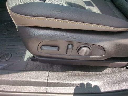 New 2026 Chevrolet Trax ACTIV w/ Sunroof Package FWD image 11